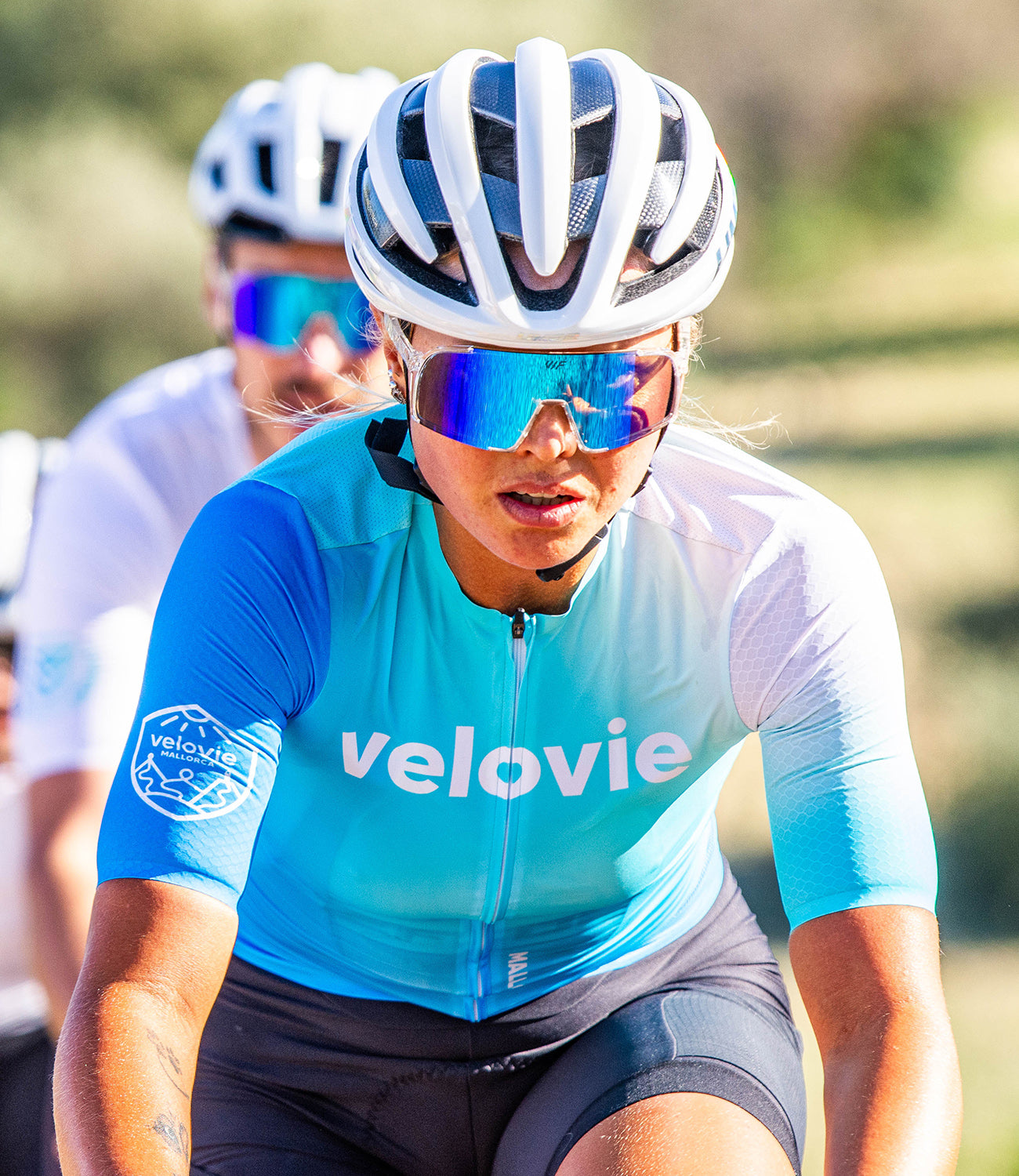 Women's Pro Aero Jersey in Blue worn by Paulina- on a bike